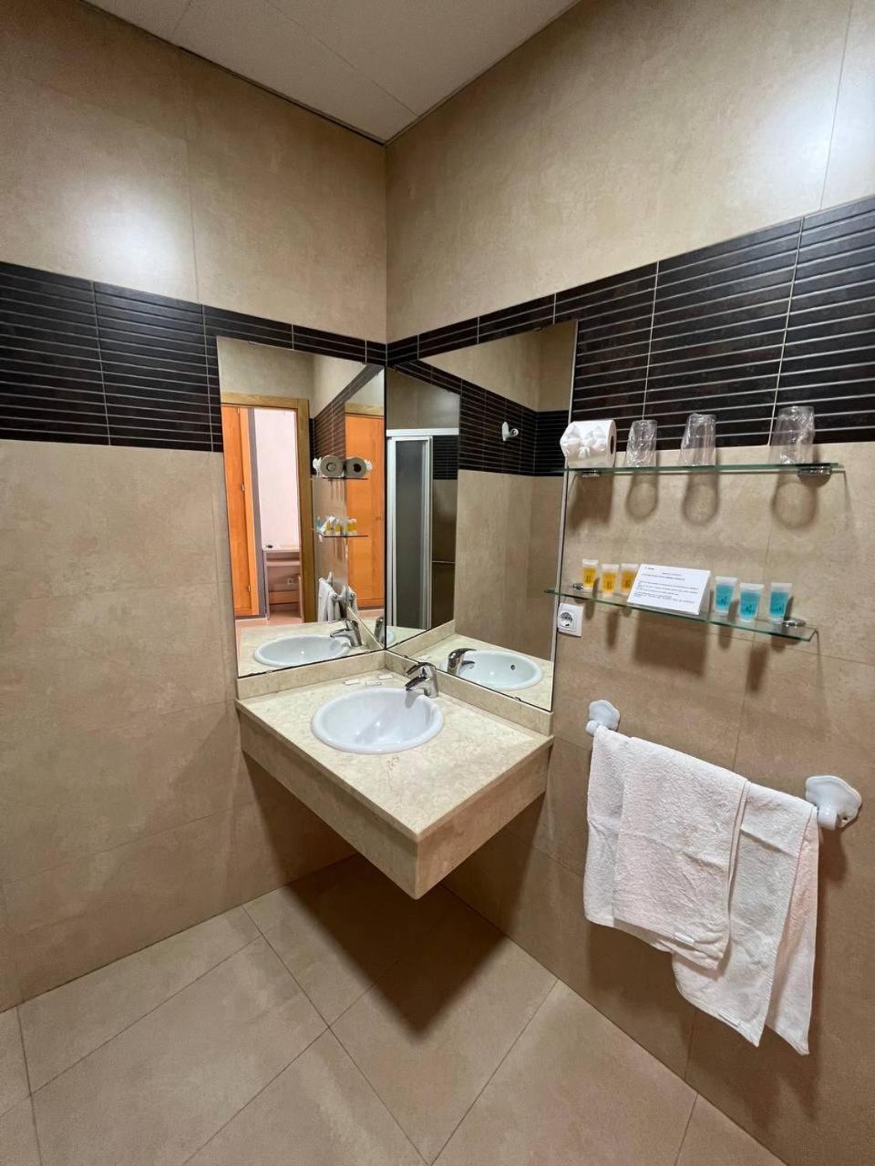 Hostal Manuela Punta Umbria Ngoại thất bức ảnh
